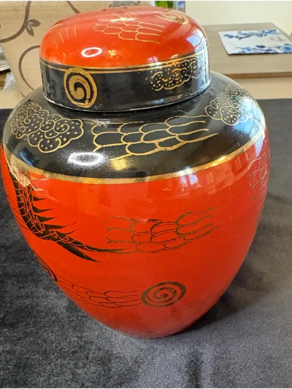 Vintage Japanese Red and Black Dragon Lidded Ginger Jar - Picture 3 of 9